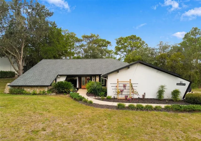 Photo 1 of Single family home for sale at 11 Sweetbay Ct, Homosassa, FL 34446 | MLS# TB8554763 | Listing updated on 2026-10-04