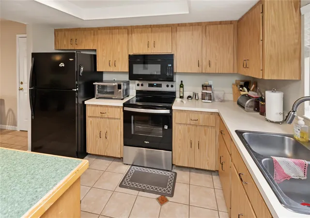Photo 4 of House for sale at 457 Albee Farm Rd #V13, Venice, FL 34285 | MLS# C7531536 | Listing updated on 2026-10-07