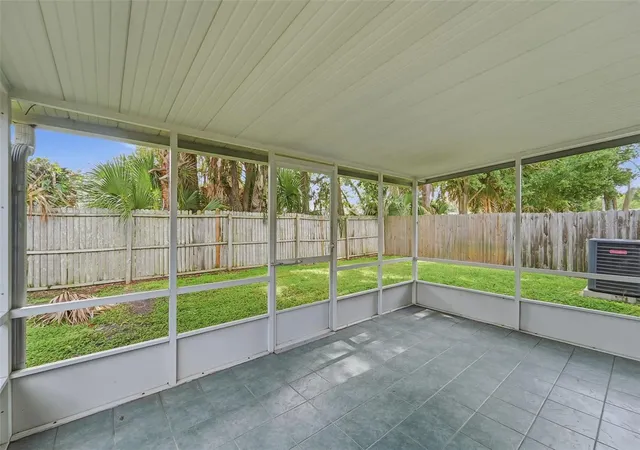 Photo 2 of Single family home for sale at 115 Pamala Ct, Sanford, FL 32771 | MLS# V4951653 | Listing updated on 2026-10-06