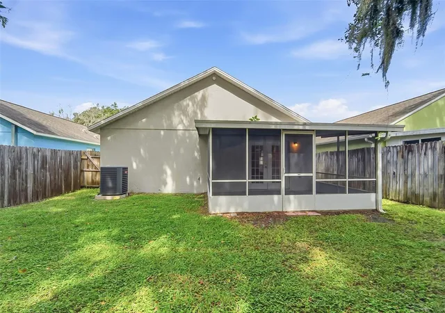 Photo 4 of Single family home for sale at 115 Pamala Ct, Sanford, FL 32771 | MLS# V4951653 | Listing updated on 2026-10-06