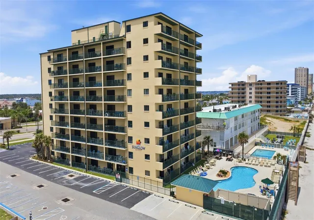 Photo 3 of Condo for sale at 3647 S Atlantic Ave #2D, Daytona Beach, FL 32118 | MLS# V4951654 | Listing updated on 2026-10-08