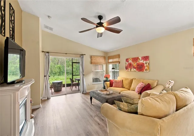 Photo 2 of Single family home for sale at 516 Grand Cnl Dr, Kissimmee, FL 34759 | MLS# S5158859 | Listing updated on 2026-10-08