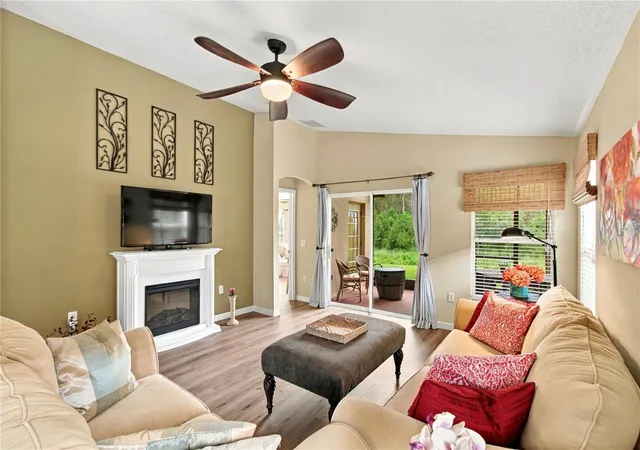 Photo 3 of Single family home for sale at 516 Grand Cnl Dr, Kissimmee, FL 34759 | MLS# S5158859 | Listing updated on 2026-10-08