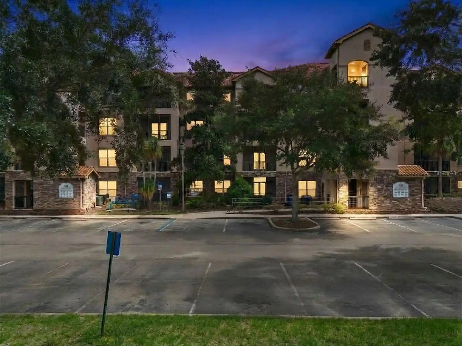 Listing Photo 2 - Condo for sale in 1301 Tuscan Ter located at 1301 Tuscan Ter, Davenport, FL 33896 - Unit #9301