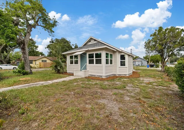 Photo 1 of Single family home for sale at 3501 17th Avenue S, Saint Petersburg, FL 33711 | MLS# W7890076 | Listing updated on 2026-10-06