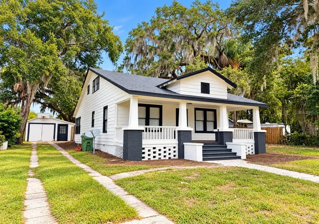 Photo 2 of Single family home for sale at 1212 Osceola Ave, Leesburg, FL 34748 | MLS# R4912096 | Listing updated on 2026-10-04