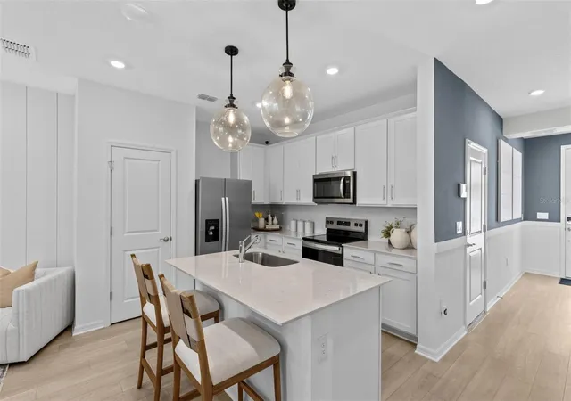 Photo 3 of Townhouse for sale at 2093 Riverleaf Rd, Deland, FL 32724 | MLS# O6447168 | Listing updated on 2026-10-09
