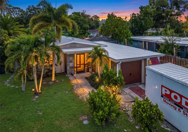 Photo 36 of Single family home for sale at 2138 Temple St, SARASOTA, FL 34239 | MLS# TB8554778 | Listing updated on 2026-10-08