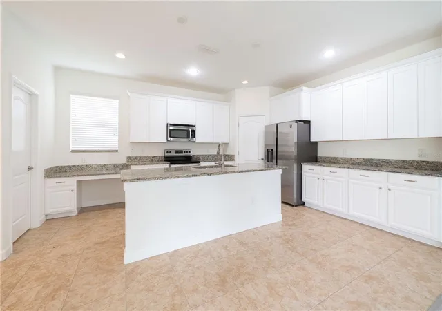 Photo 3 of Single family home for sale at 15663 Signature Dr, Winter Garden, FL 34787 | MLS# S5158862 | Listing updated on 2026-10-09