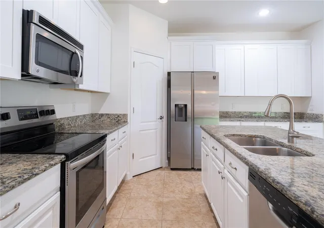 Photo 4 of Single family home for sale at 15663 Signature Dr, Winter Garden, FL 34787 | MLS# S5158862 | Listing updated on 2026-10-09