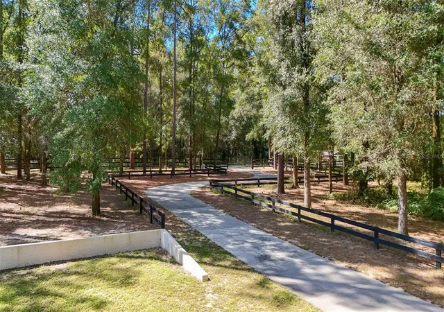 Photo 3 of Single family home for sale at 3 Carry Back Rd, Ocala, FL 34482 | MLS# OM733431 | Listing updated on 2026-10-07