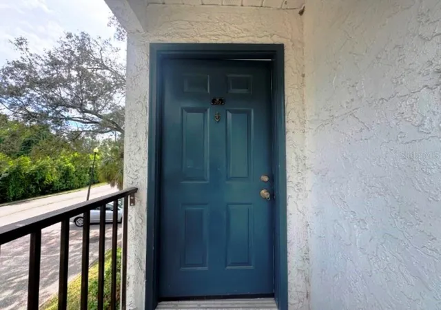 Photo 4 of Condo for sale at 184 Riverbend Dr #203, Altamonte Springs, FL 32714 | MLS# O6447172 | Listing updated on 2026-10-06
