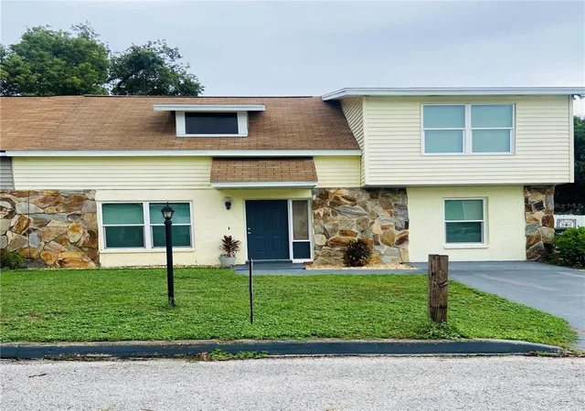 Photo 1 of Multi family home for sale at 721 Gasparino Ct, Seffner, FL 33584 | MLS# TB8554788 | Listing updated on 2026-10-09