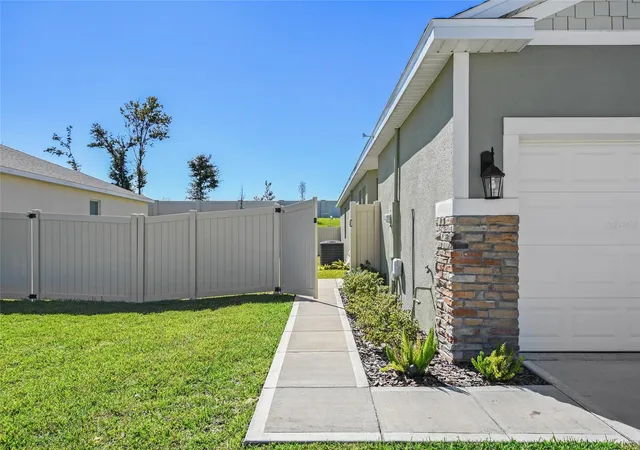 Photo 2 of Single family home for sale at 17922 Hither Hills Cir, Winter Garden, FL 34787 | MLS# O6447177 | Listing updated on 2026-10-11
