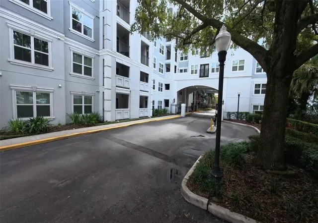 Photo 3 of Condo for sale at 300 East S St #1005, Orlando, FL 32801 | MLS# S5158865 | Listing updated on 2026-10-27