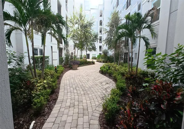 Photo 4 of Condo for sale at 300 East S St #1005, Orlando, FL 32801 | MLS# S5158865 | Listing updated on 2026-10-27