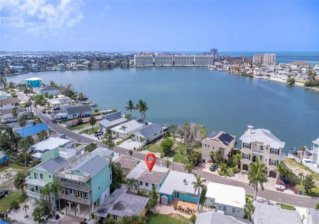 Photo 4 of Single family home for sale at 630 180th Avenue E, Redington Shores, FL 33708 | MLS# TB8554790 | Listing updated on 2026-10-06