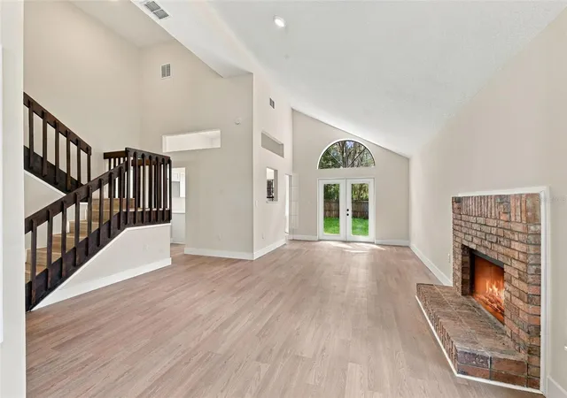 Photo 4 of Single family home for sale at 2140 Wekiwa Oaks Dr, Apopka, FL 32703 | MLS# O6447183 | Listing updated on 2026-10-05