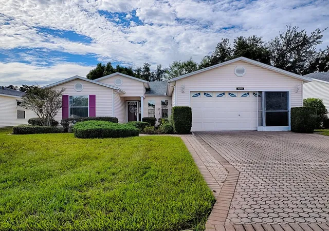 Photo 1 of Single family home for sale at 1040 Eagles Landing, Leesburg, FL 34748 | MLS# G5118617 | Listing updated on 2026-10-07