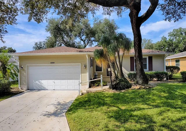 Photo 1 of Single family home for sale at 32543 Oak Park Dr, Leesburg, FL 34748 | MLS# G5118618 | Listing updated on 2026-10-13