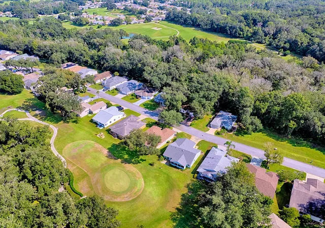 Photo 3 of Single family home for sale at 32543 Oak Park Dr, Leesburg, FL 34748 | MLS# G5118618 | Listing updated on 2026-10-13