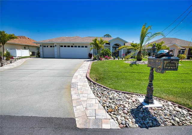 Photo 4 of Single family home for sale at 22 Medalist Ct, Rotonda West, FL 33947 | MLS# D6149026 | Listing updated on 2026-10-08