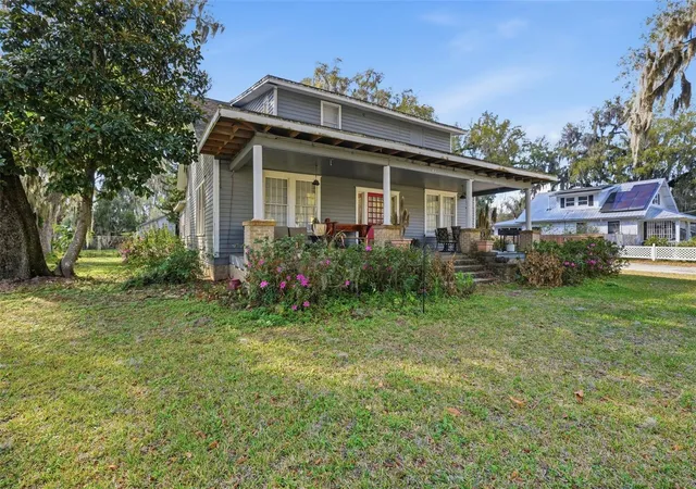 Photo 2 of Single family home for sale at 420 Pine St, Crescent City, FL 32112 | MLS# V4951655 | Listing updated on 2026-10-05