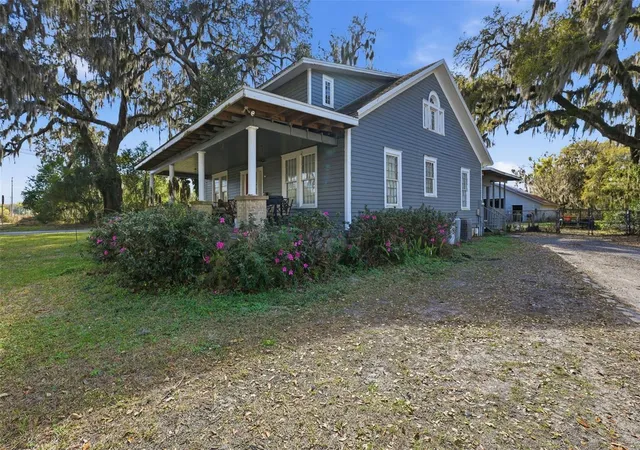 Photo 4 of Single family home for sale at 420 Pine St, Crescent City, FL 32112 | MLS# V4951655 | Listing updated on 2026-10-05