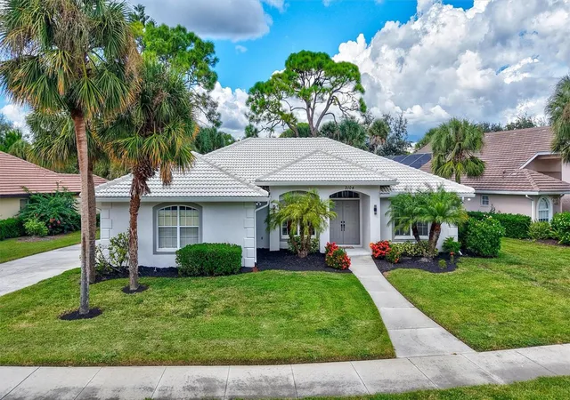 Photo 2 of Single family home for sale at 2104 Tocobaga Ln, Nokomis, FL 34275 | MLS# A4708444 | Listing updated on 2026-10-05