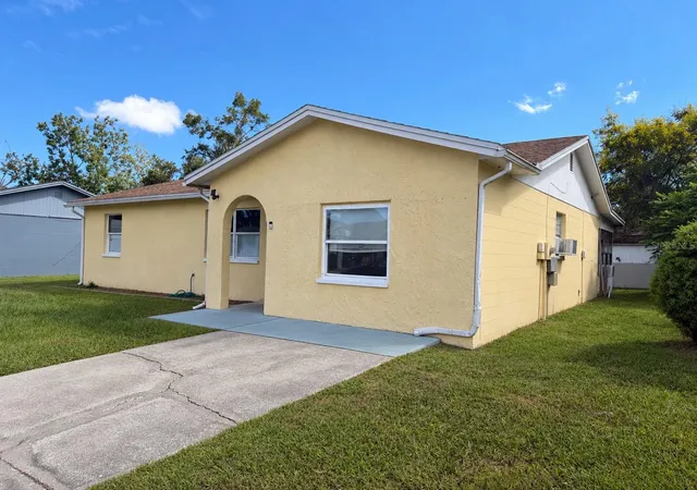 Photo 1 of Single family home for sale at 1152 Waterview Blvd W, Lakeland, FL 33801 | MLS# O6447192 | Listing updated on 2026-10-16