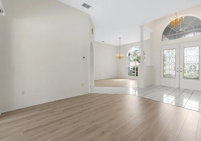 Photo 3 of Single family home for sale at 2713 Clubhouse Dr, Plant City, FL 33566 | MLS# TB8554819 | Listing updated on 2026-10-07