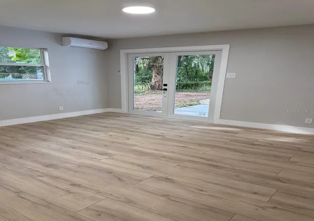 Photo 2 of Single family home for sale at 924 Valmar St Ave, Brandon, FL 33511 | MLS# TB8554822 | Listing updated on 2026-10-05