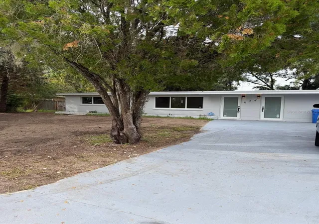 Single family home for sale at 924 Valmar St Ave, BRANDON, FL 33511 | MLS# TB8554822