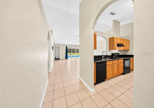 Photo 3 of Single family home for sale at 3043 Yule Tree Dr, Edgewater, FL 32141 | MLS# V4951656 | Listing updated on 2026-10-06