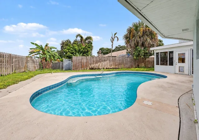 Photo 2 of Single family home for sale at 2700 Raintree Lake Cir, Merritt Island, FL 32953 | MLS# TB8554826 | Listing updated on 2026-10-09