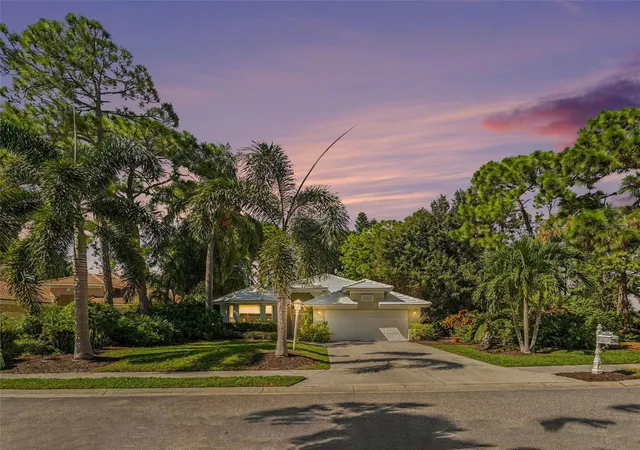 Single family home for sale at 6435 Berkshire Pl, UNIVERSITY PARK, FL 34201 | MLS# A4708449