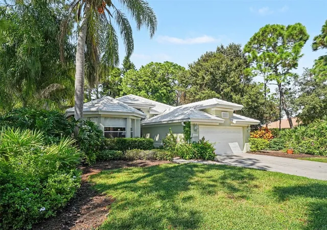 Photo 1 of Single family home for sale at 6435 Berkshire Pl, University Park, FL 34201 | MLS# A4708449 | Listing updated on 2026-10-26