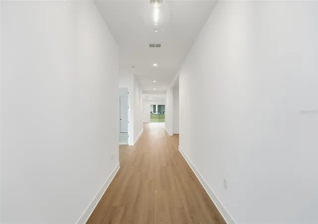 Photo 3 of Single family home for sale at 1389 Pinecliff Dr, Apopka, FL 32703 | MLS# O6447202 | Listing updated on 2026-10-05