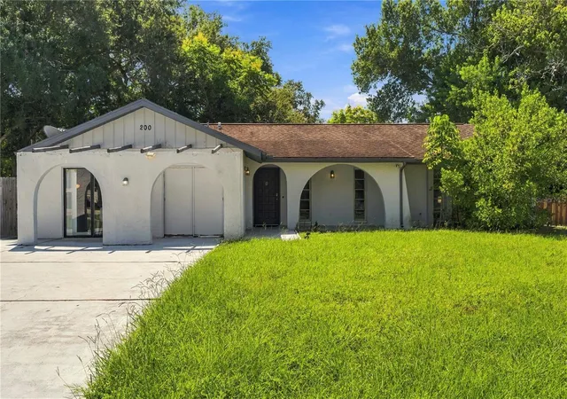Single family home for sale at 200 Twin Lake Dr, LARGO, FL 33770 | MLS# TB8554845