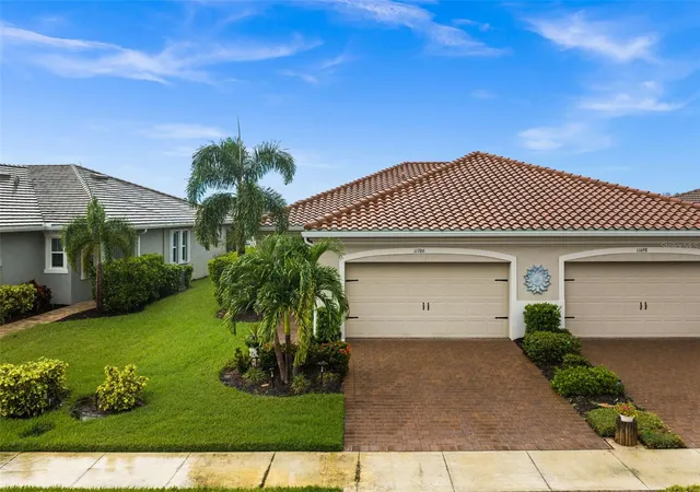 Photo 3 of Single family home for sale at 11706 Sistine Ln, Venice, FL 34293 | MLS# A4708454 | Listing updated on 2026-10-09