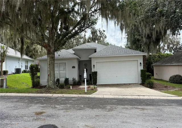 Single family home for sale at 2645 SW 20th Circle, OCALA, FL 34471 | MLS# OM733443