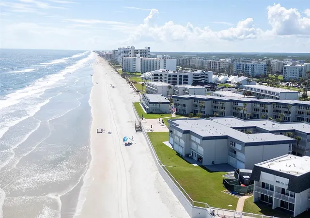 Listing Photo 4 - Condo for sale in building located at 4841 Saxon Dr, New Smyrna Beach, FL 32169 - Unit #F-207