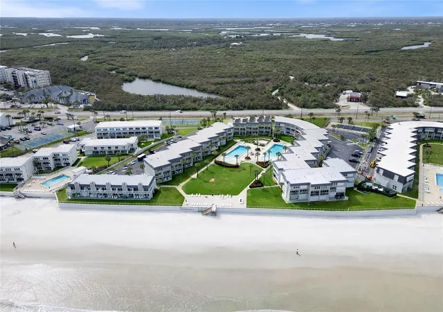 Listing Photo 5 - Condo for sale in building located at 4841 Saxon Dr, New Smyrna Beach, FL 32169 - Unit #F-207