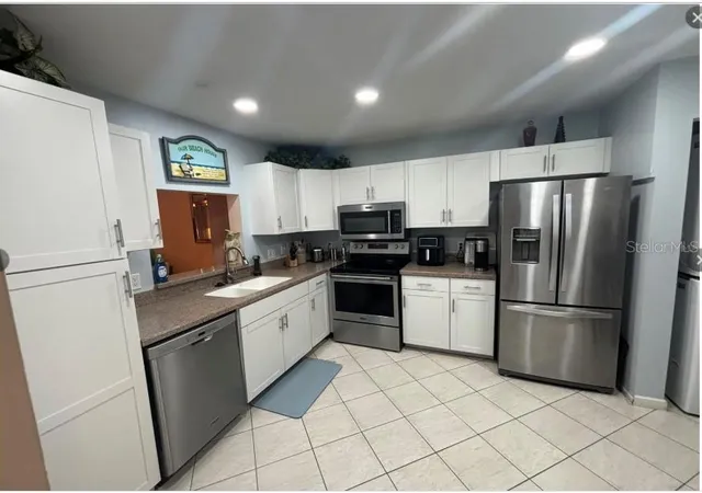 Photo 4 of Condo for sale at 523 Spring Lakes Blvd #523, Bradenton, FL 34210 | MLS# A4708457 | Listing updated on 2026-10-05