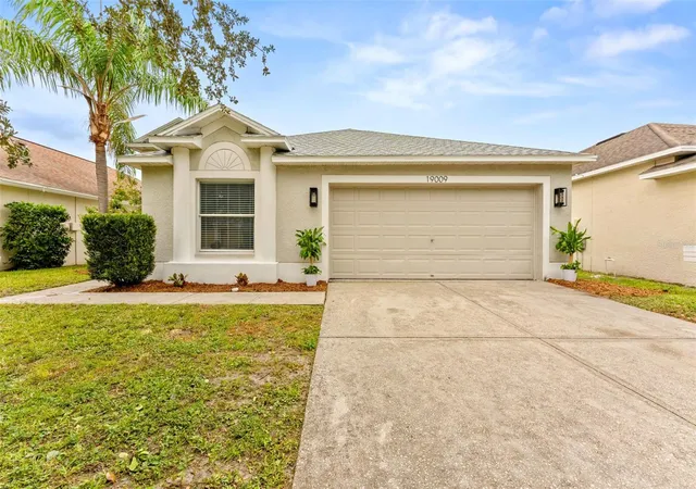 Photo 3 of Single family home for sale at 19009 Fishermans Bnd Dr, Lutz, FL 33558 | MLS# TB8554858 | Listing updated on 2026-10-06