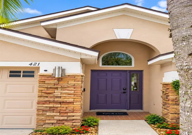 Photo 2 of Single family home for sale at 421 Thicket Crst Rd, Seffner, FL 33584 | MLS# TB8554860 | Listing updated on 2026-10-10