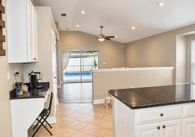 Photo 4 of Single family home for sale at 421 Thicket Crst Rd, Seffner, FL 33584 | MLS# TB8554860 | Listing updated on 2026-10-10