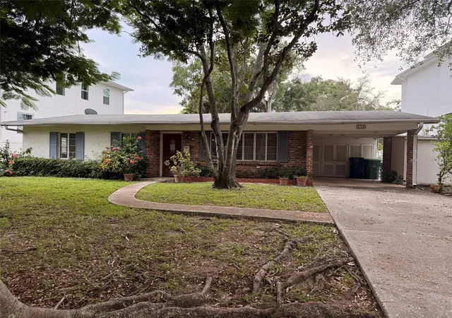 Photo 1 of Sale Pending at 540 Severn Ave, Tampa, FL 33606 | MLS# TB8554863 | Listing updated on 2026-10-06