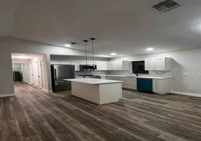 Photo 4 of Single family home for sale at 5924 SW 42nd Street, Bushnell, FL 33513 | MLS# S5158869 | Listing updated on 2026-10-07