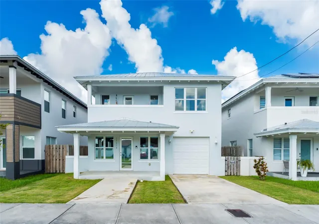 Photo 3 of Single family home for sale at 17970 Sw 105th Avenue, Miami, FL 33157 | MLS# C7531542 | Listing updated on 2026-10-07
